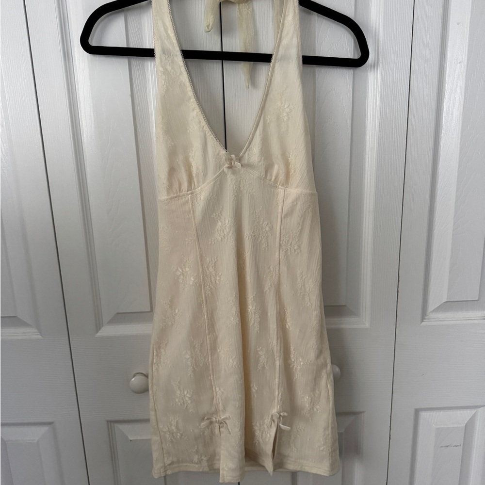 Cream Sleeveless Lace Dress